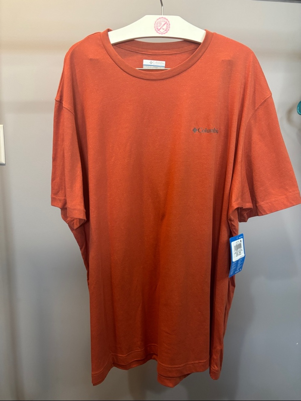 Columbia Men’s Short Sleeve Tee in Rust